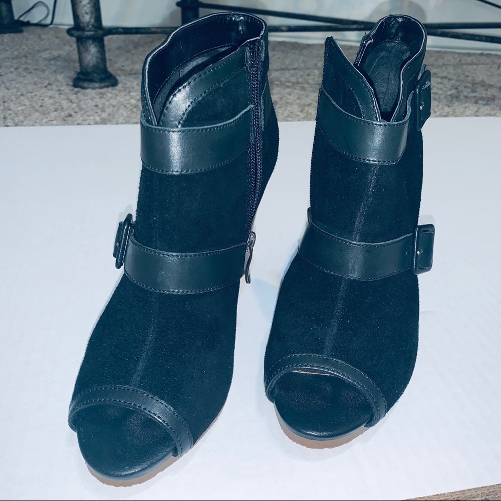 Gently worn (once) peep toe booties